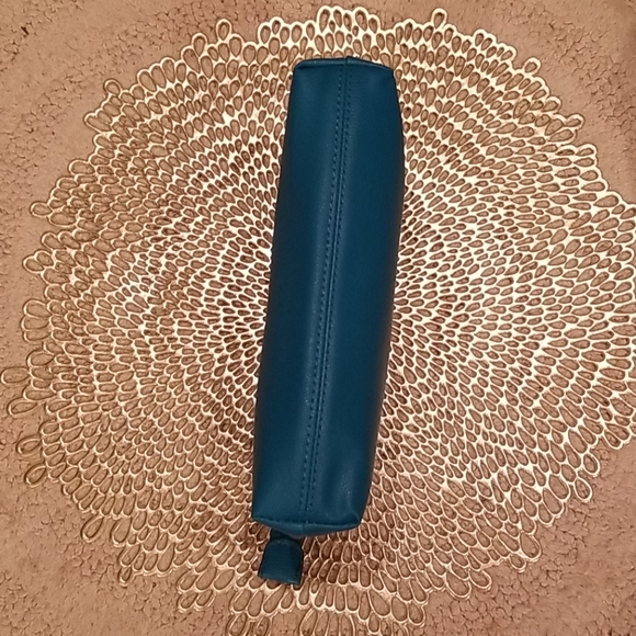 London Fog Embossed Faux Croc Tote - Picture 11 of 15